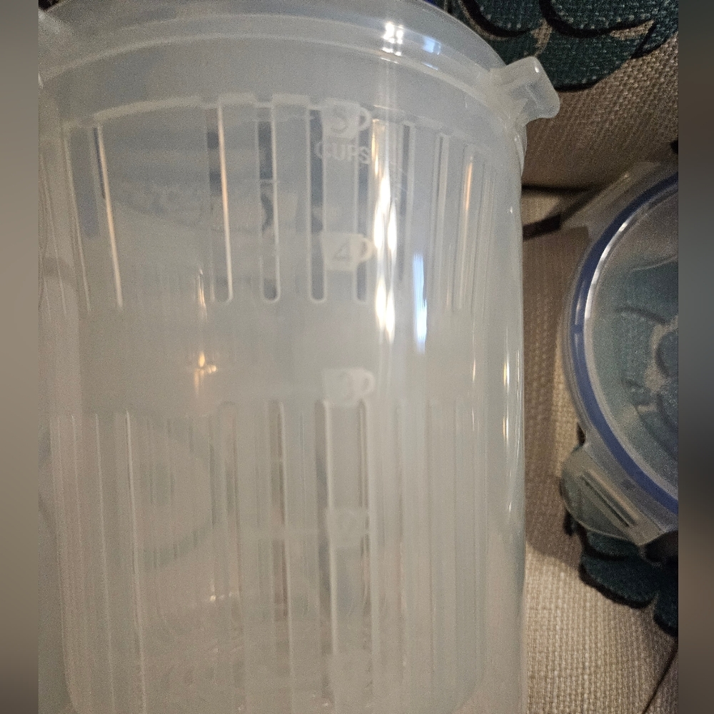 Lock & Lock Pickle Strainer Keeper Container - Picture 12 of 12